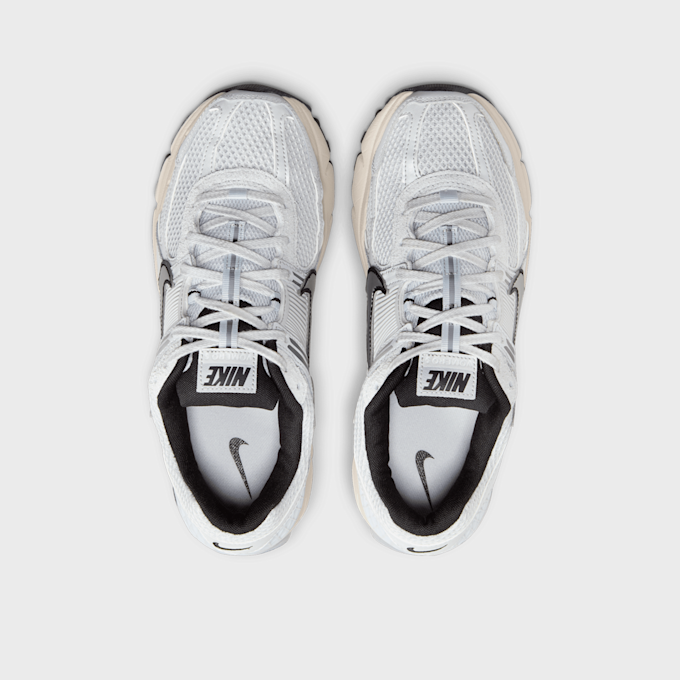 Nike WMNS Zoom Vomero 5 cinzento 29786 6