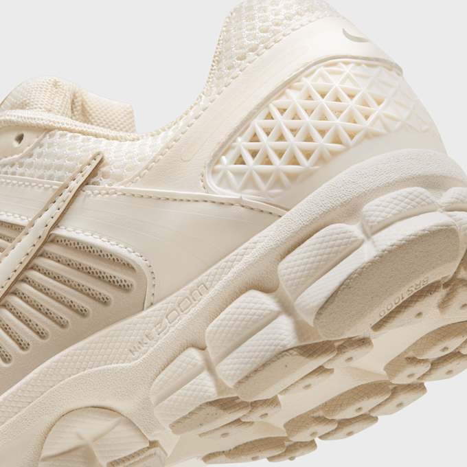 Nike WMNS Zoom Vomero 5 bege 29794 6