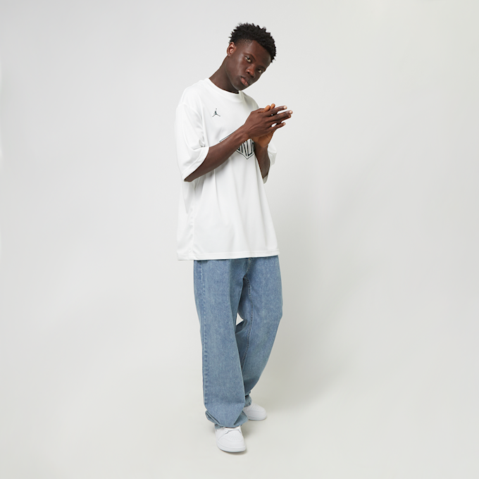 Jordan Essential Statement GFX Short sleeve Top biały 29909 4