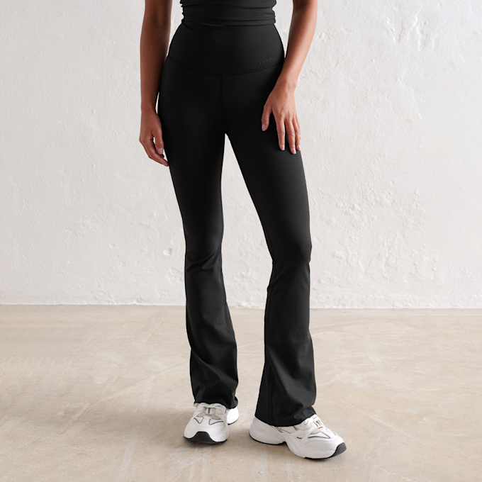 aim'n Sense Flare Petite Tights crna 33139 1