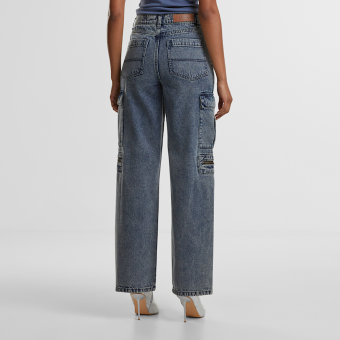 Urban Classics Ladies Loose Utility Denim Pants dirty washed plava 33407 2