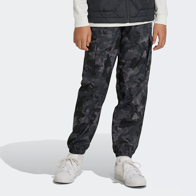 adidas Originals Cargo Pants camo 45634 1