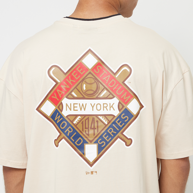 New Era New York Yankees World Series Oversized T-Shirt beż 45037 4