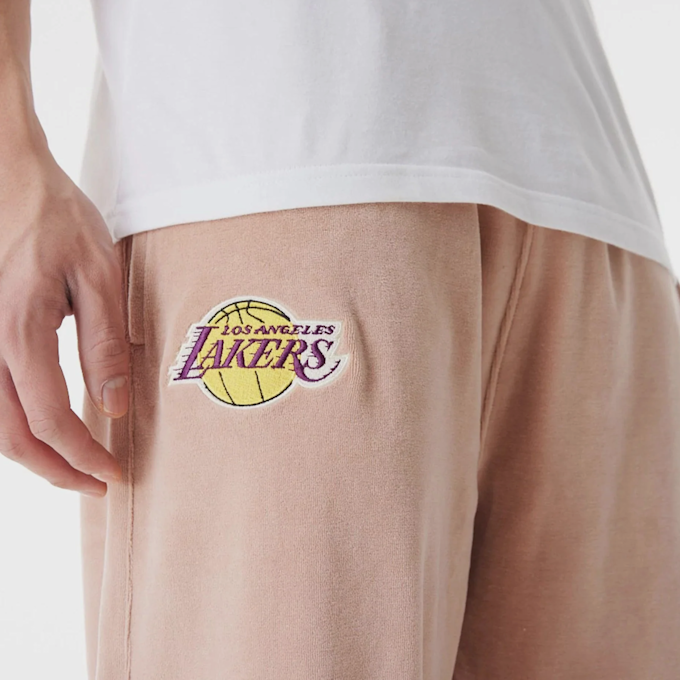 New Era LA Lakers NBA Lifestyle Velours Trackpants bege 44372 3