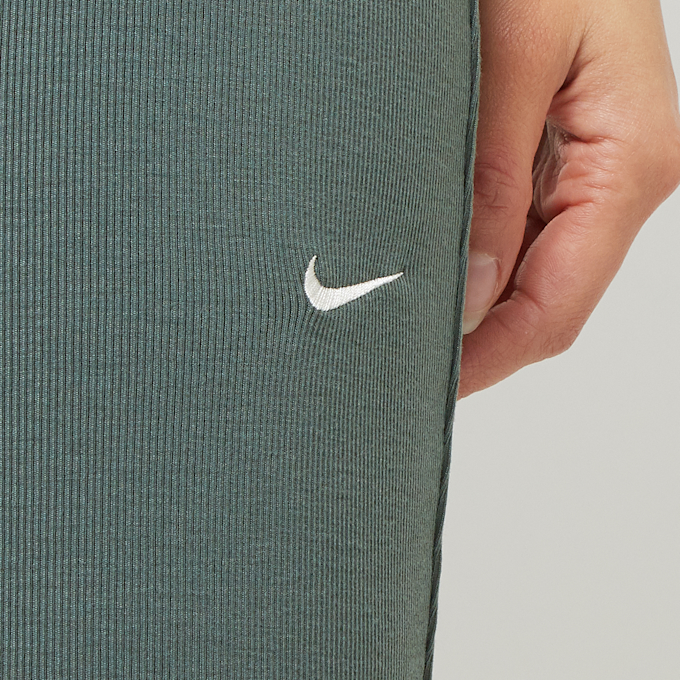 Nike Sportswear Chill Knit Mini-Rib Flared Leggings groen 41816 3