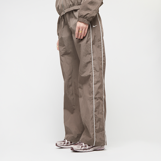 Nike   Sportswear Windrunner Woven High-Rise Open Hem Pants marrón 45427 1