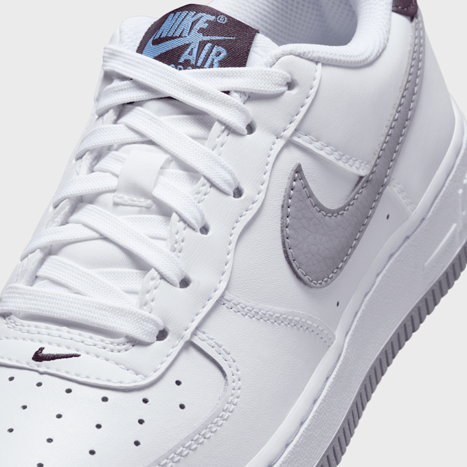 Nike Air Force 1 (GS) biały 43671 7