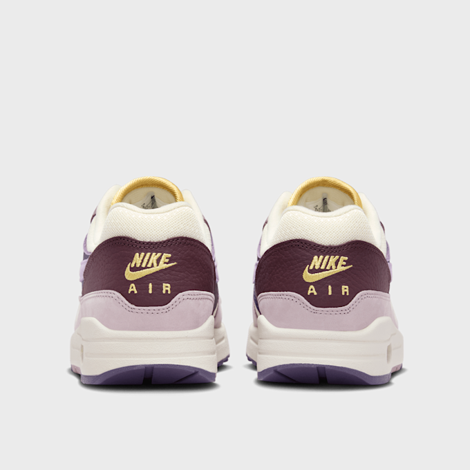 Nike WMNS Air Max 1 '87 višebojno 43453 5