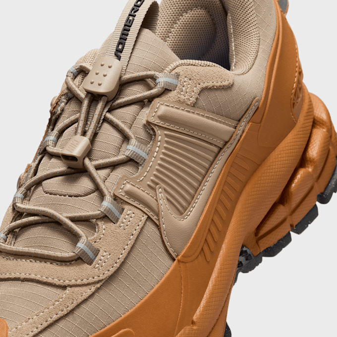 Nike WMNS Zoom Vomero marrón 43585 8