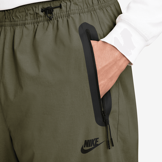 Nike Tech Woven Pants verde 40314 3