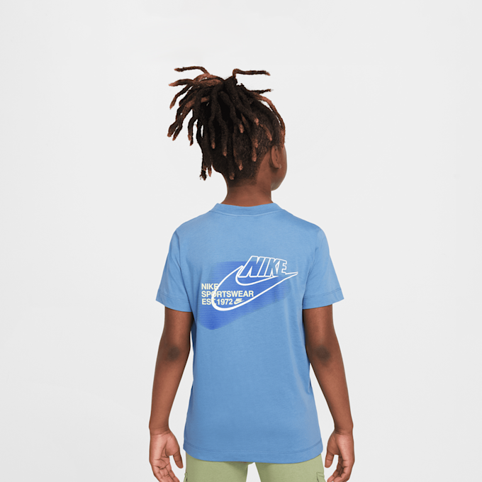 Nike   Sportswear Standard Issue Graphic Tee blauw 45692 2