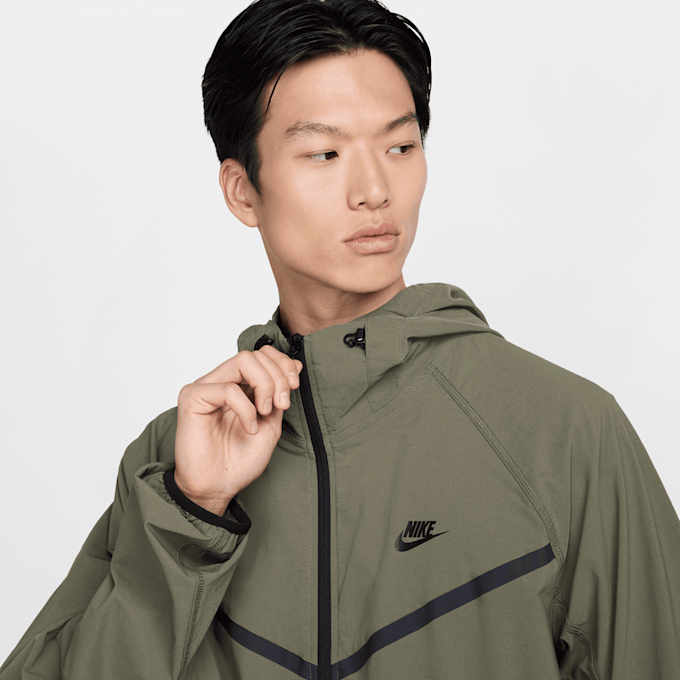 Nike Tech Woven Windrunner Full Zip Jacket zelena 40312 3