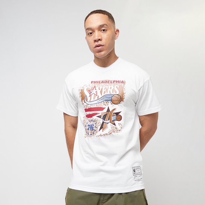Mitchell & Ness NBA Destination Leisure Shortsleeve Graphic Tee Philadelphia 76 weiß 40238 1