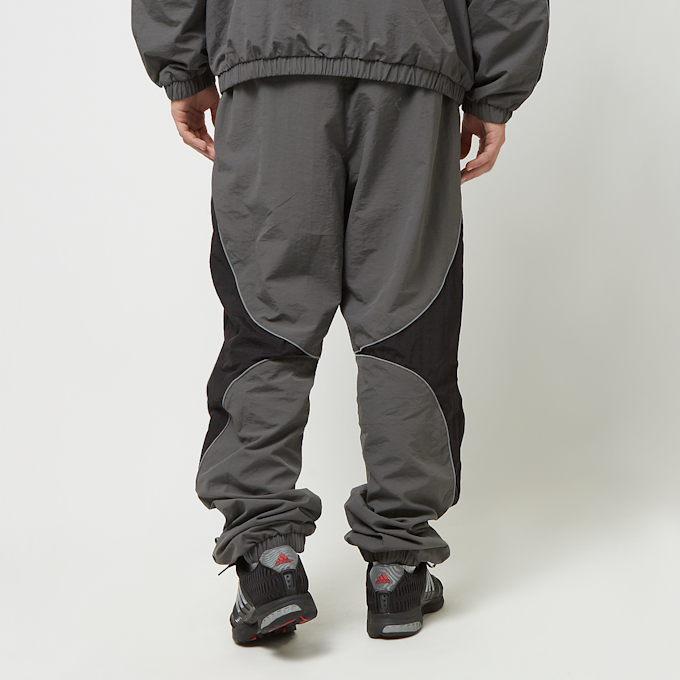 Capacité Logo Rubber Badge Colorblocked Trackpants grey/black szary 40616 3