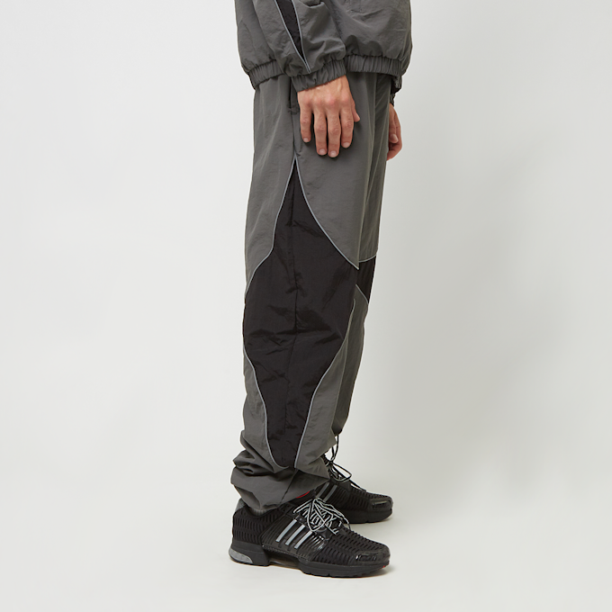 Capacité Logo Rubber Badge Colorblocked Trackpants grey/black szary 40616 4