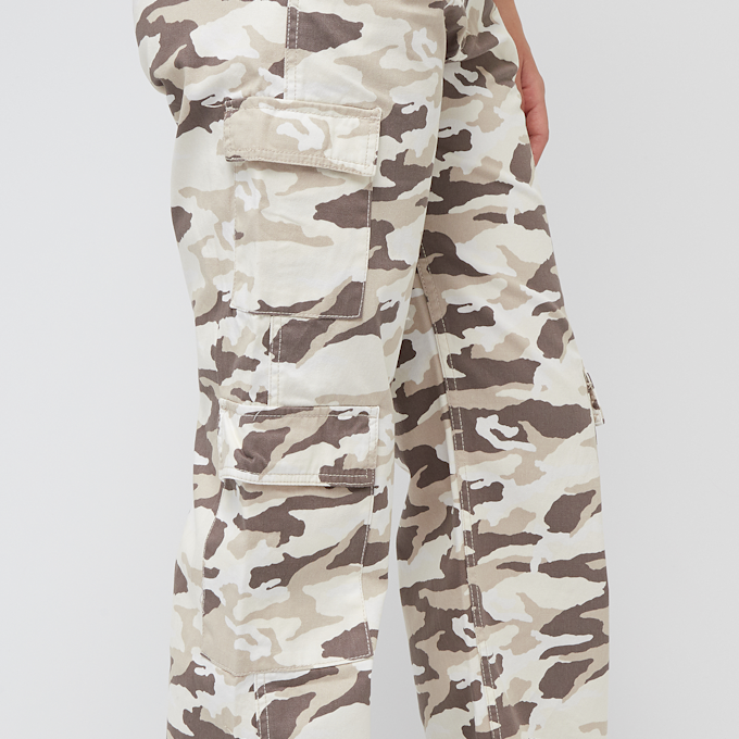 Karl Kani Signature Camo Cargo Pants camuflado 41397 5