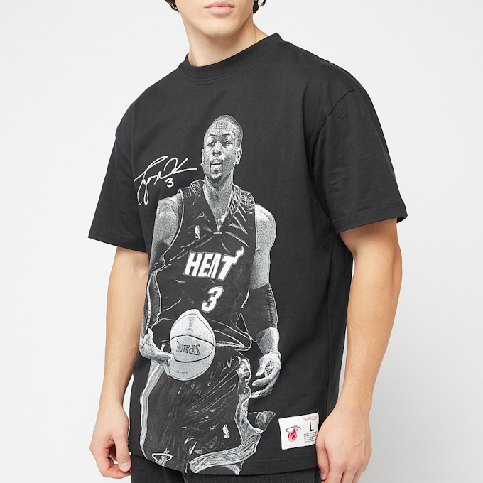 Mitchell & Ness NBA Miami Heat Ultimate Player Vintage Logo Tee Dwyane Wade zwart 41804 3