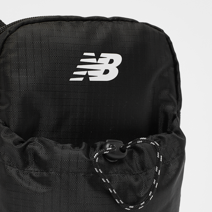 New Balance Essential Sling Bag czarny 42033 4