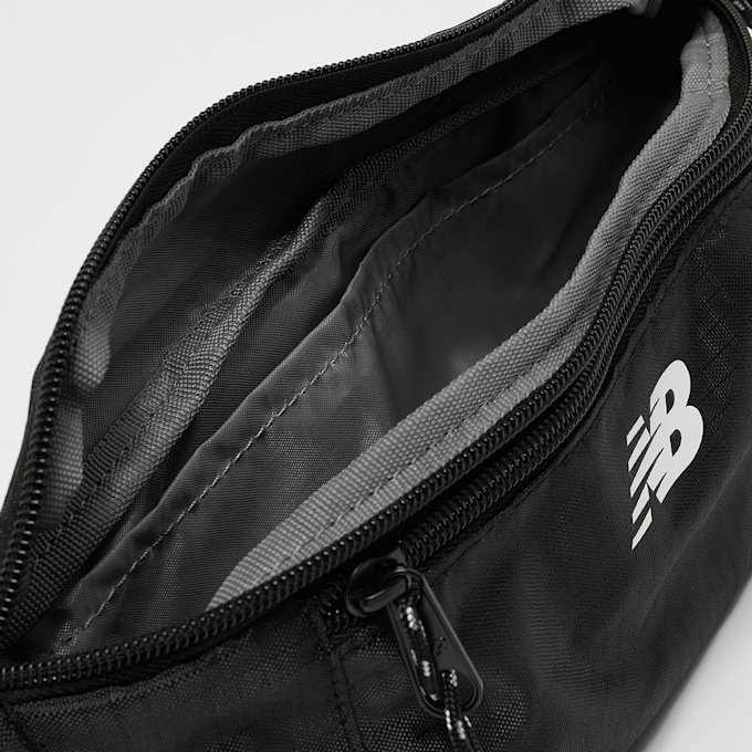 New Balance Essential Waist Bag crna 42035 3