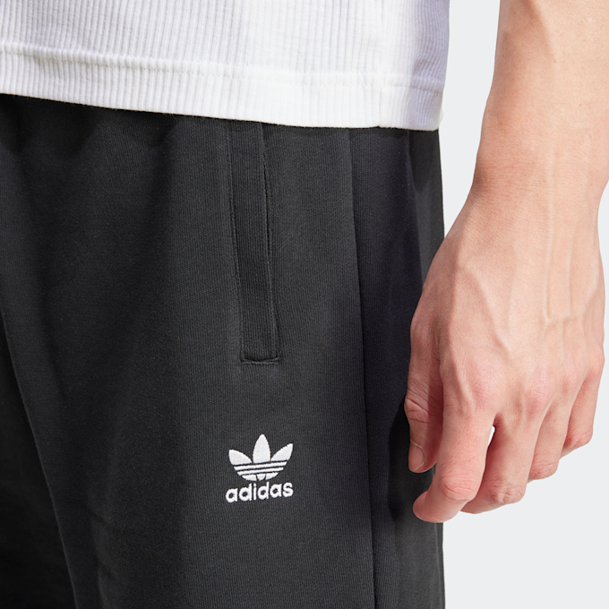 adidas Originals Essentials Trefoil Shorts preto 42301 3