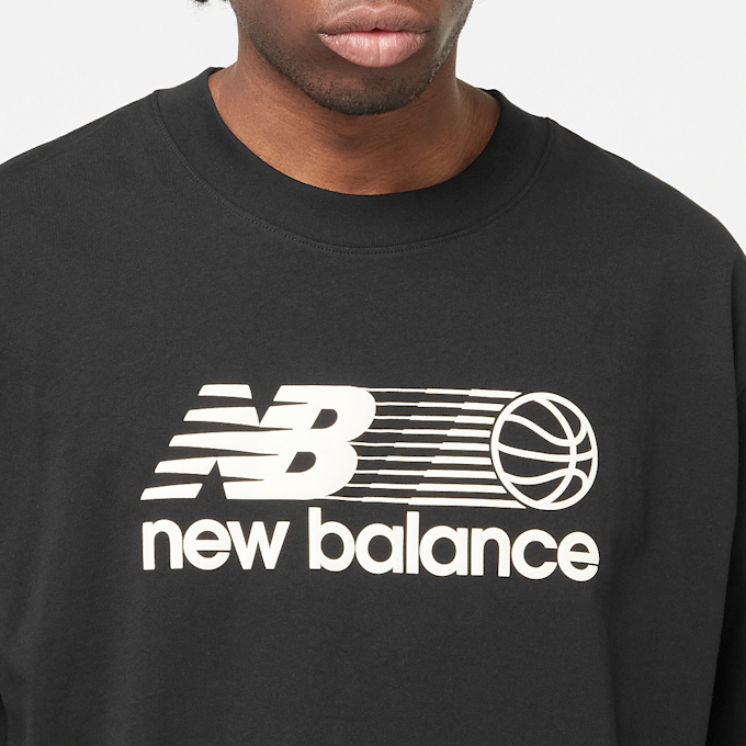 New Balance Hoops Graphic T-Shirt crna 42272 3