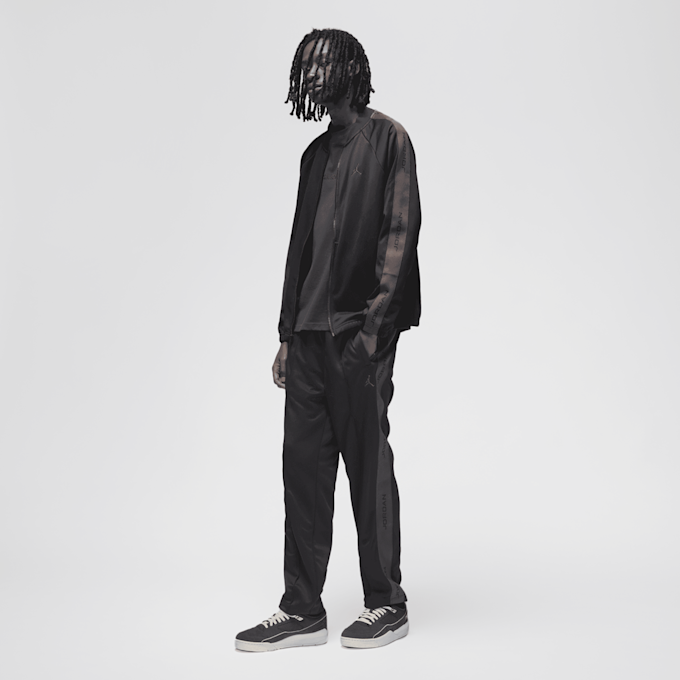 Jordan Essentials Trackpants preto 42402 7