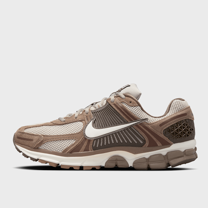 Nike   Zoom Vomero 5 marrón 42595 1