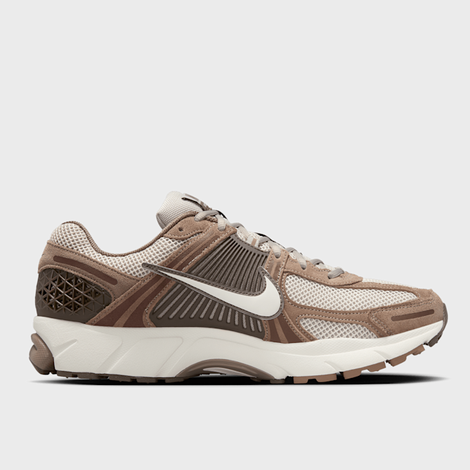 Nike   Zoom Vomero 5 marrón 42595 2