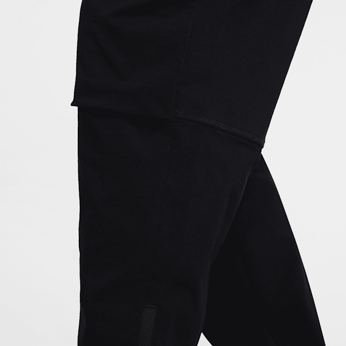 Nike Tech Woven Open Hem Pants czarny 42575 6