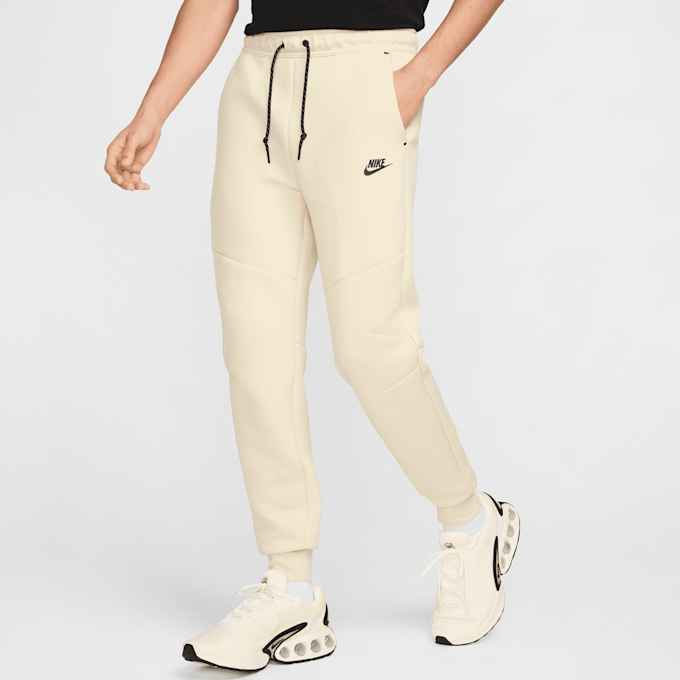 Nike Tech Fleece Jogger beż 42585 1