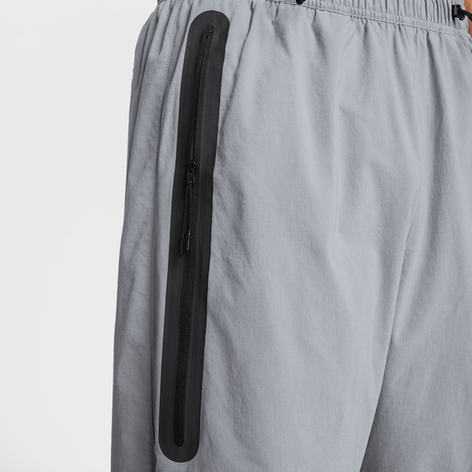 Nike   Tech Oversized Woven Pants szary 42633 4