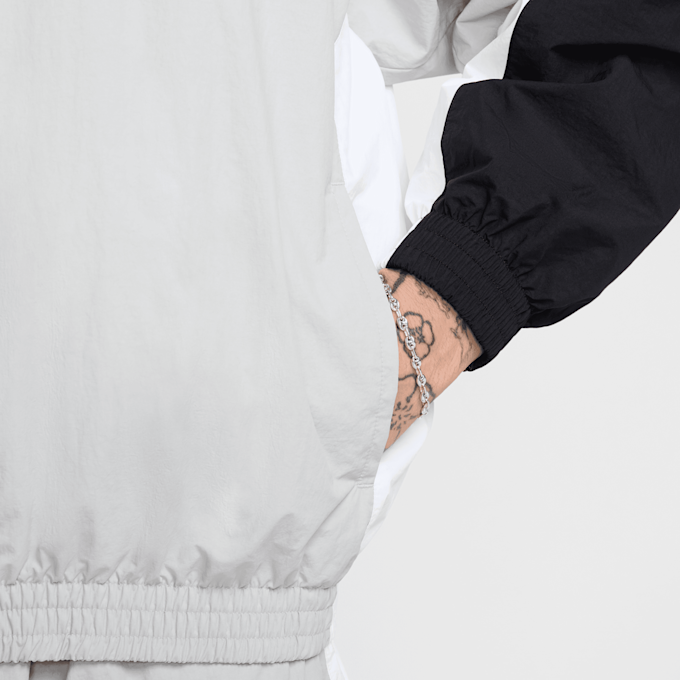 Nike Club Woven Oversized Track Jacket gris 42678 4