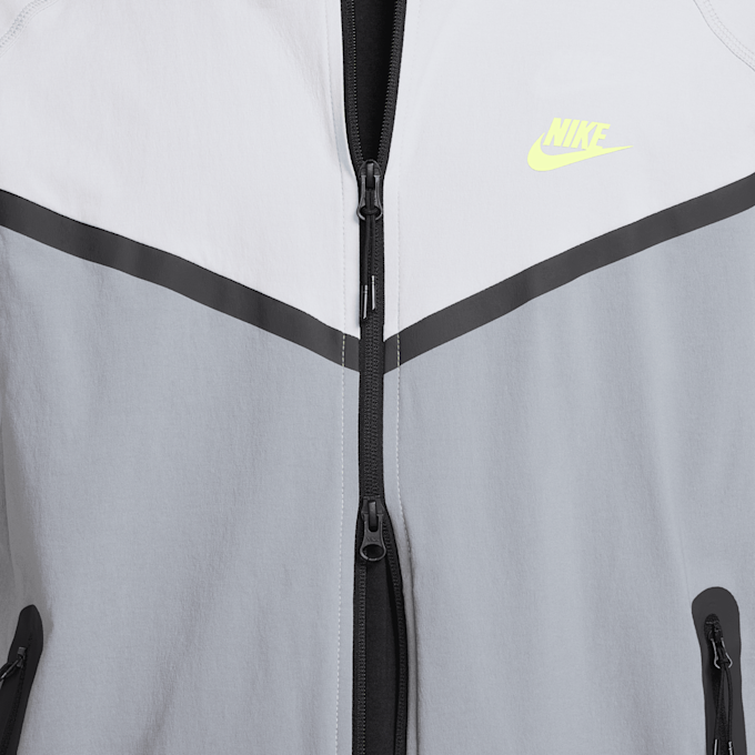 Nike   Tech Woven Full-Zip Windrunner Jacket grijs 42648 4