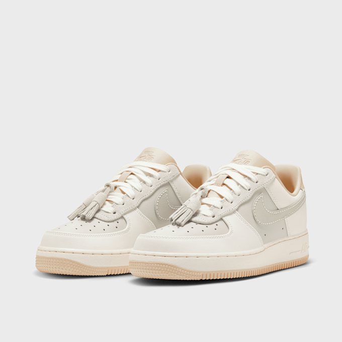 Nike   WMNS Air Force 1 07 beige 42715 4