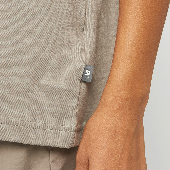 New Balance Linear Graphic Oversized T-Shirt grigio 42725 4