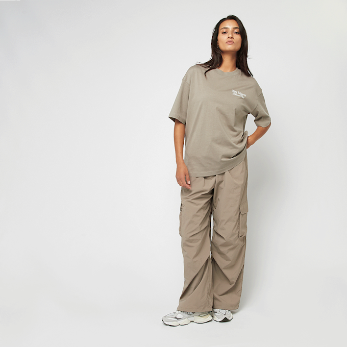 New Balance Linear Graphic Oversized T-Shirt grau 42725 5