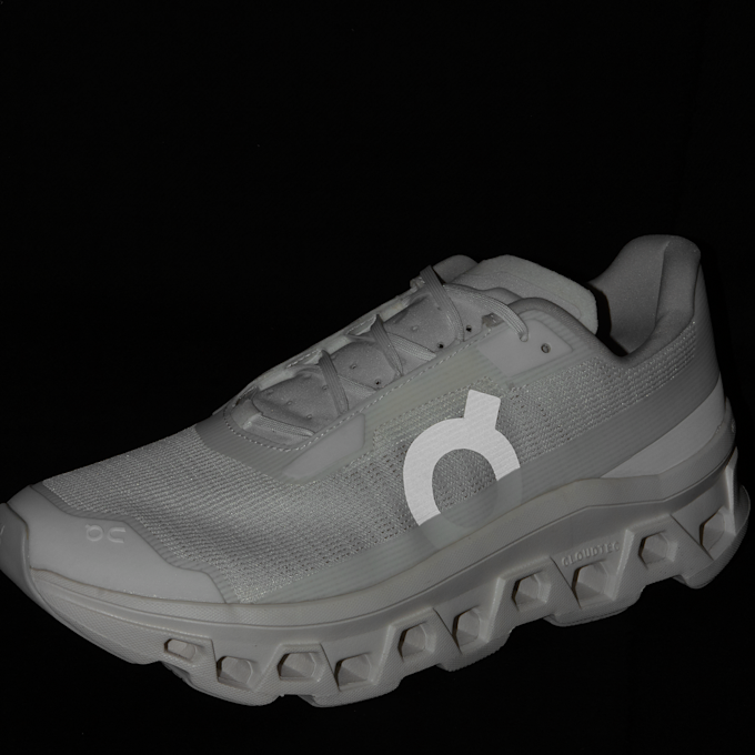 On Cloudmonster Void biały 42789 8