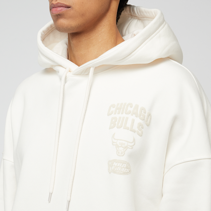 Mitchell & Ness NBA Elite Neutrals Oversized Hoodie Chicago Bulls blanc 44919 3