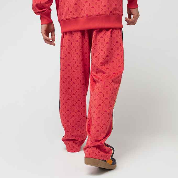 PUMA T7 Road To Unity All Over Print Relaxed Straight Tracküants DK rood 44951 3