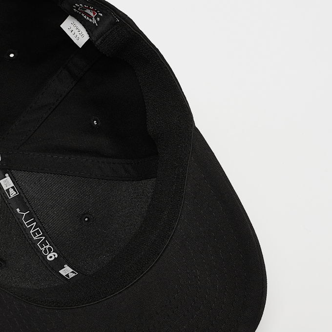 New Era 9Seventy Monochrome New York Yankees zwart 45144 3