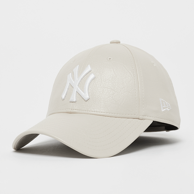 New Era Female 9FORTY Crinkled PU New York Yankees beige 45176 1