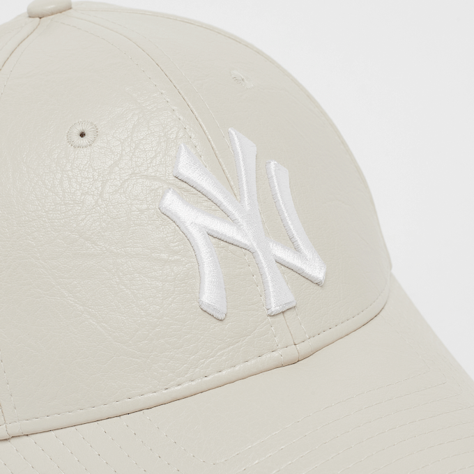 New Era Female 9FORTY Crinkled PU New York Yankees beige 45176 3