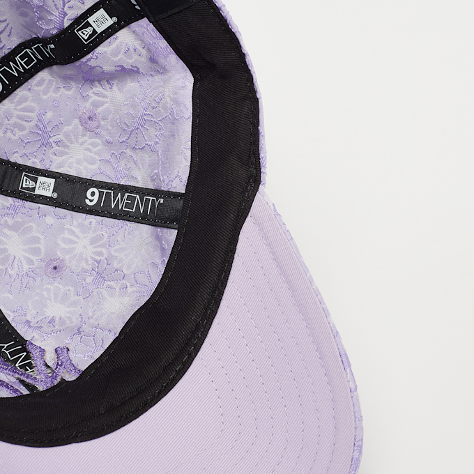 New Era Female 9Twenty Floral New York Yankees violeta 45186 3