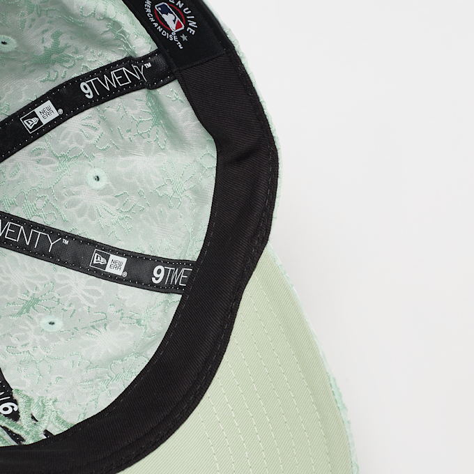 New Era Female 9Twenty Floral New York Yankees vert 45178 3