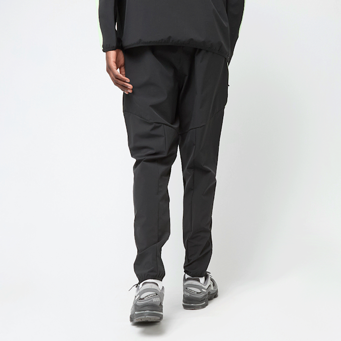 New Balance Woven Tapered Track Pant noir 45465 2
