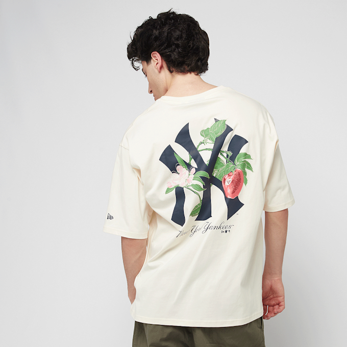 New Era MLB Fruit Graphic Backprint Tee New York Yankees beige 45544 1