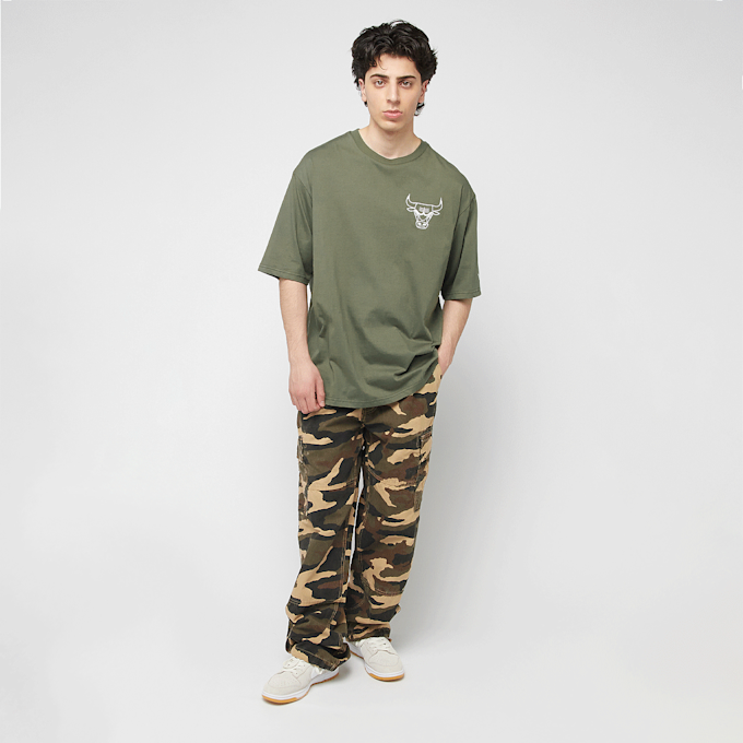 New Era NBA League Essential Oversized Tee Chicago Bulls zelena 45546 5