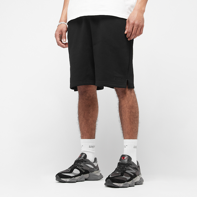 SNIPES Small Logo Essential Sweat Shorts schwarz 45828 1