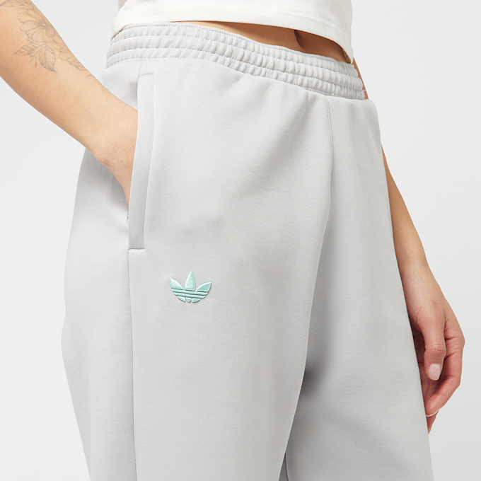 adidas Originals Pantalón deportivo Neuclassics gris 46130 3