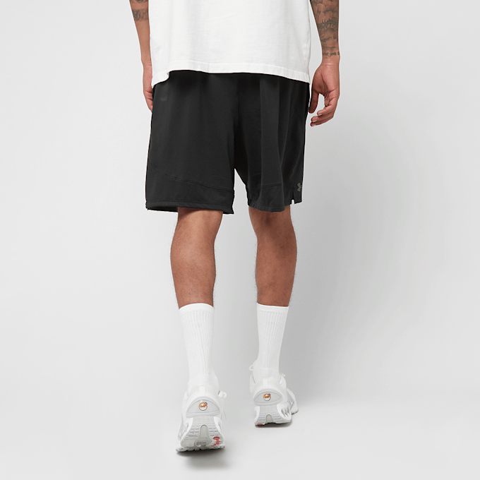 Under Armour Tech Vent 7in Shorts negro 46344 2